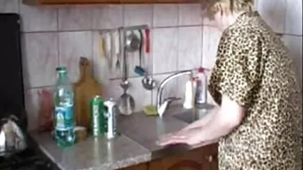 Có lẽ một em gái học sinh dương vật quá lớn đối với tôi