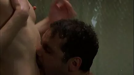 Babe phim sexy hs trên bãi biển,