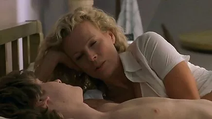 Lông trong sex hoc sinh choi co giao quần lót