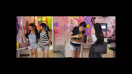 Ngoan LatexAnalSchlampe găng sex truong hoc tay trong der Waschkueche benut