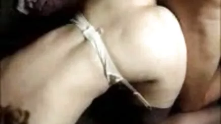Cô gái dễ sex hoc sinh bi phat tan thương trêu chọc